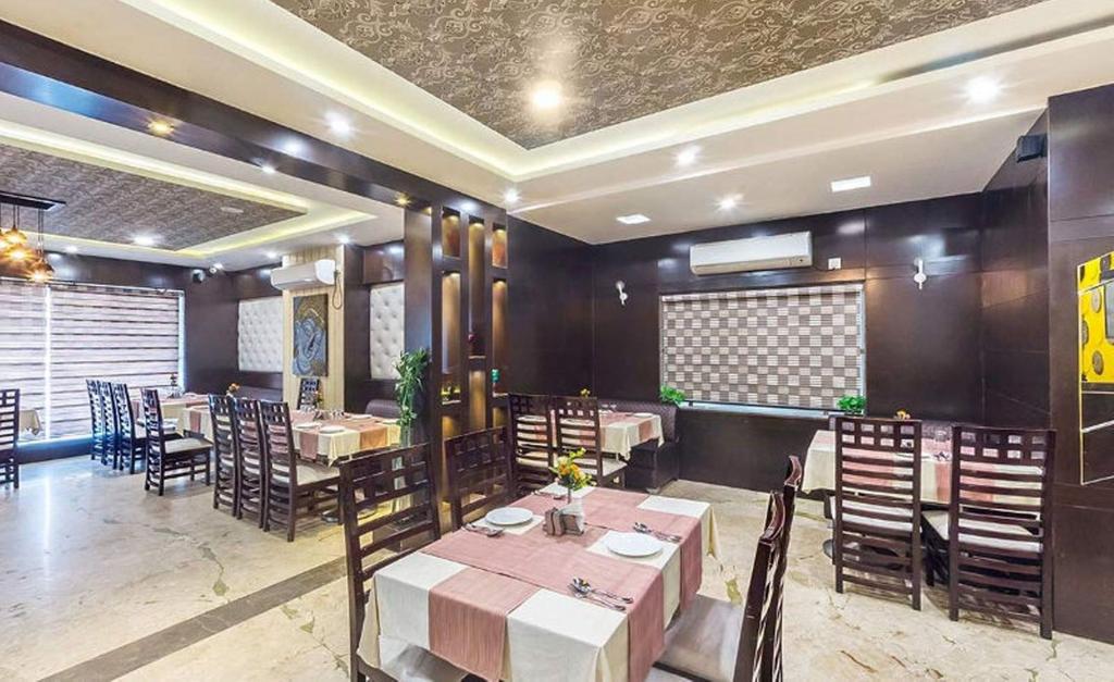 The Bellevue Hotel Gwalior Restaurant